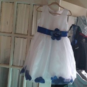 Girls dress